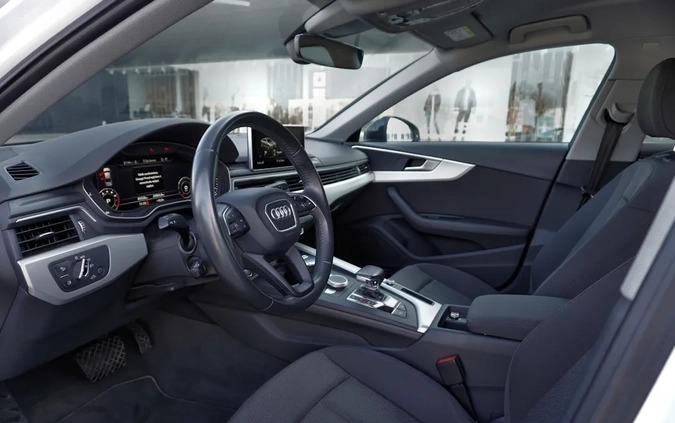 Audi A4 cena 105000 przebieg: 88000, rok produkcji 2017 z Kalisz małe 631